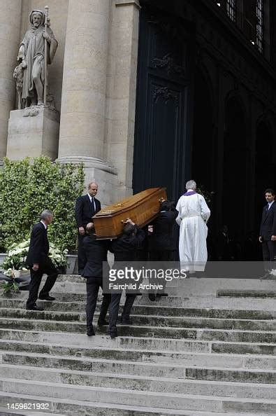 cause deces yves saint laurent|saint laurent funeral.